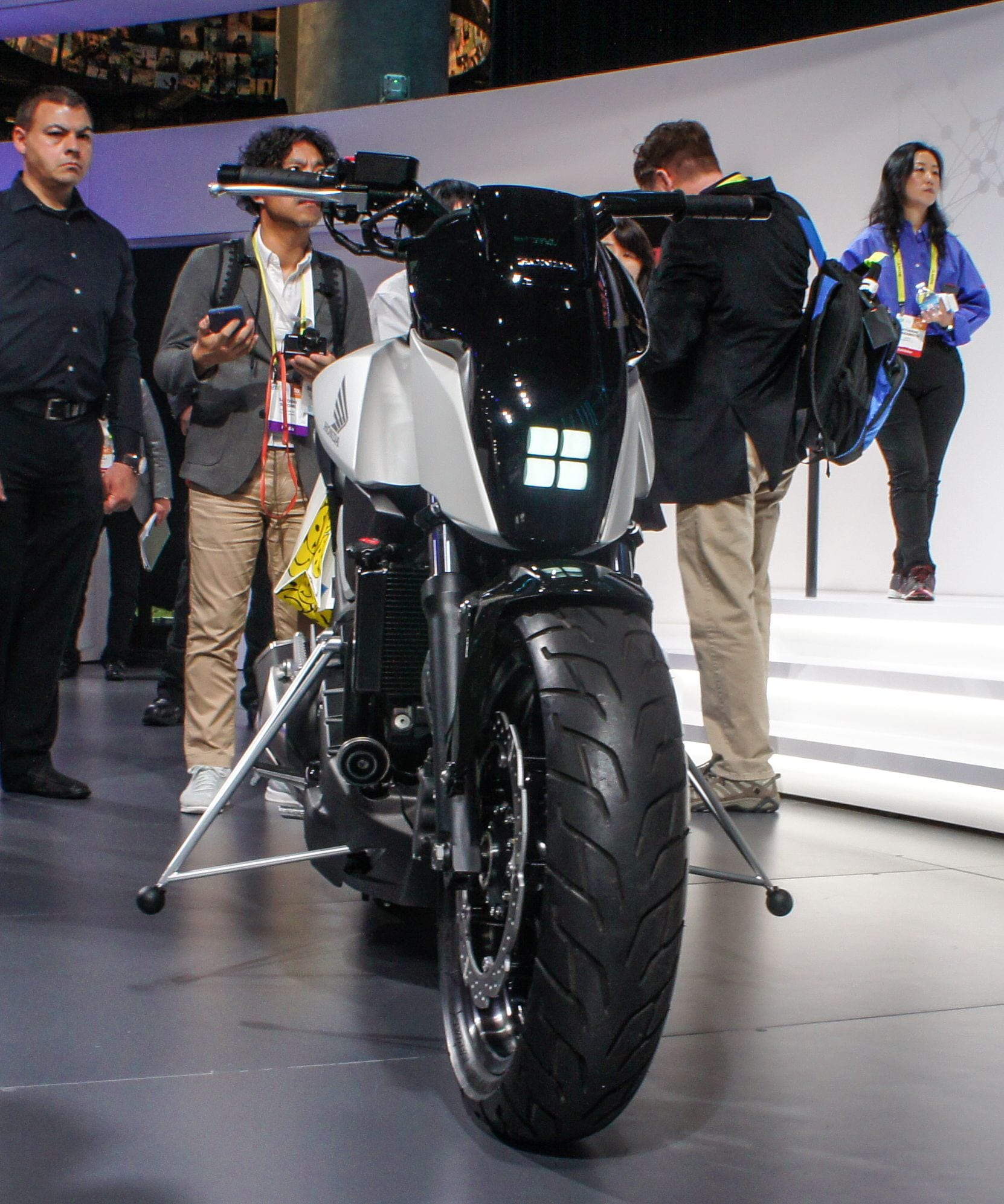 Honda Unveils Autonomous Self-Balancing Motorcycle
